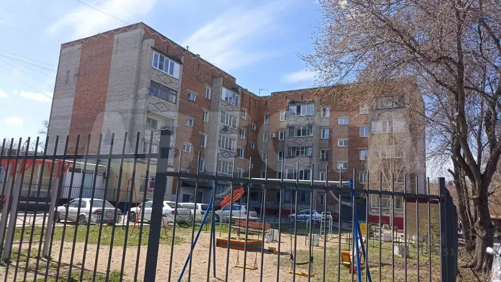2-к кв. Омская область, Омск Привокзальный мкр, ул. Карбышева, 28 ... - Фото 0