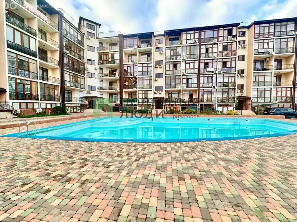 Квартира-студия: Севастополь, Рубежный проезд, 28 (57.7 м) - Фото 1