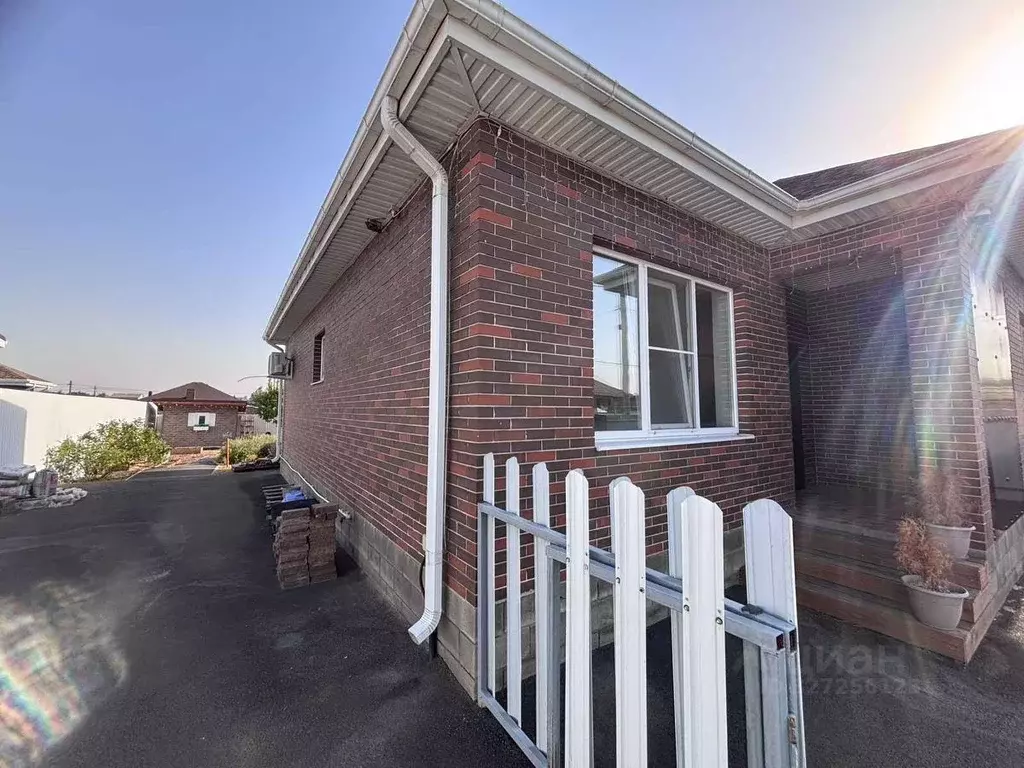 Дом в Ростовская область, Неклиновский район, Новобессергеневское ... - Фото 2