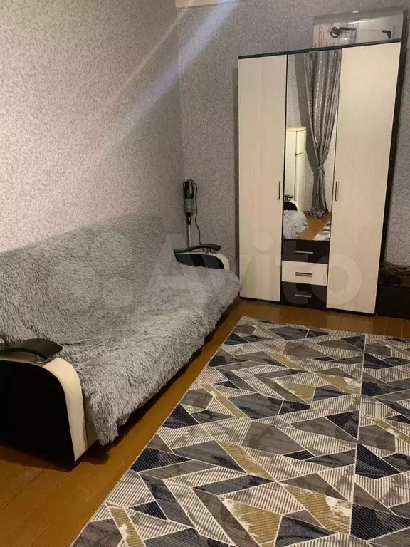 Комната 18 м в 3-к., 2/2 эт. - Фото 0