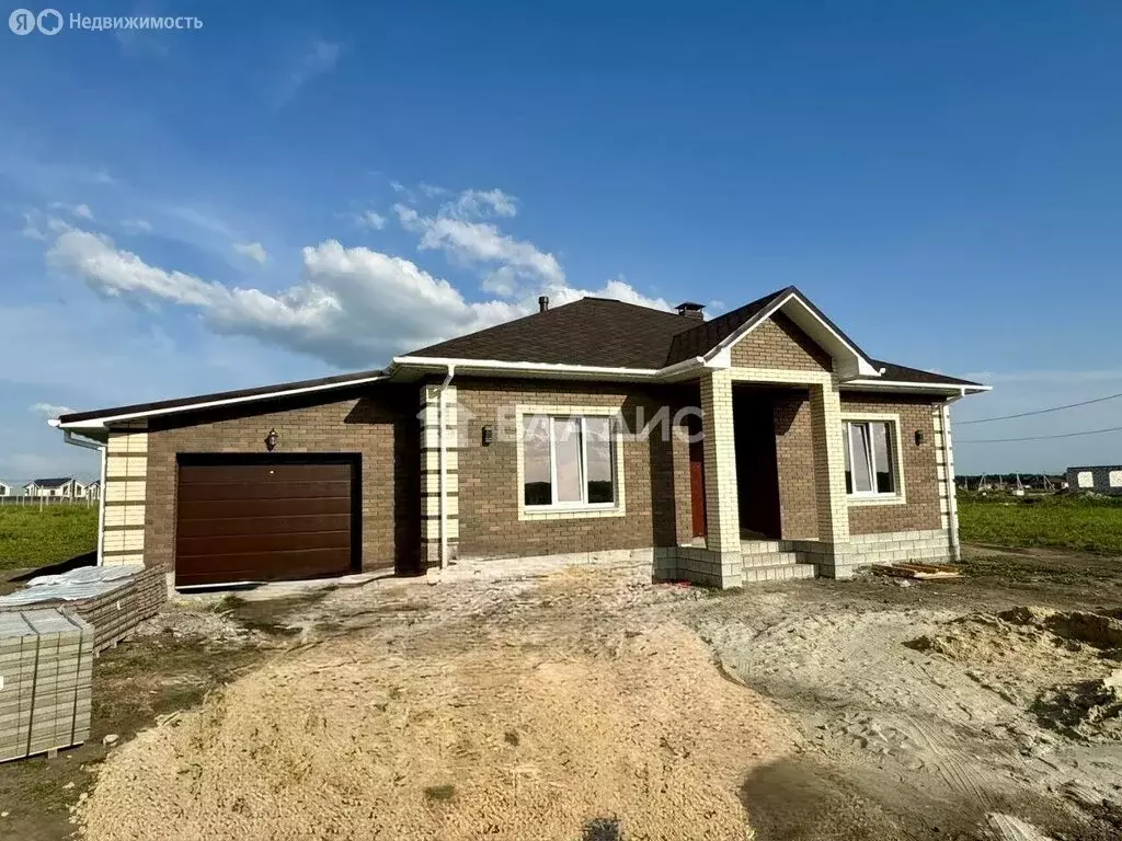 Дом в село Стрелецкое, Рубежная улица (120 м) - Фото 1