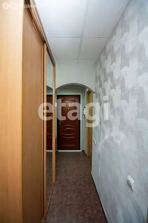 2-комнатная квартира: Красноярск, улица Парижской Коммуны, 42А (55 м) - Фото 0