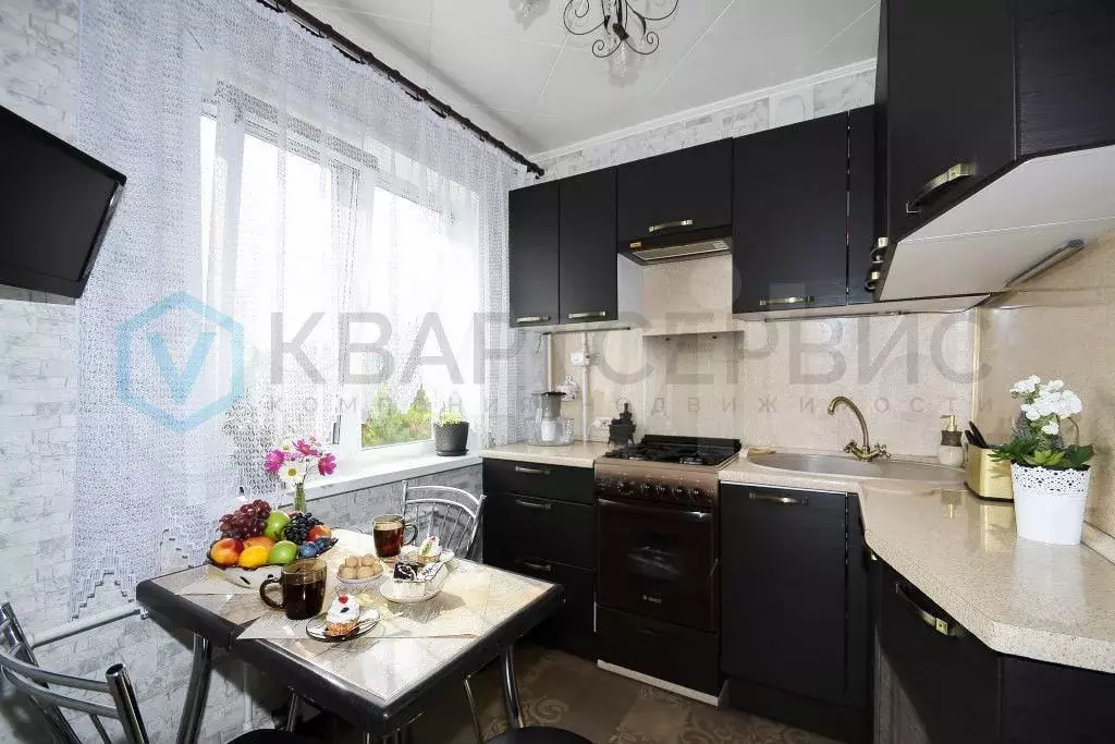 4-к. квартира, 60 м, 3/3 эт. - Фото 1