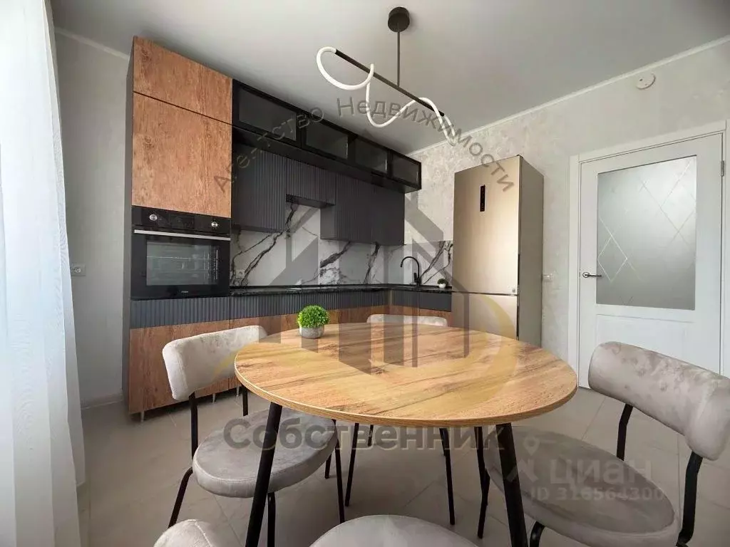 2-к кв. Белгородская область, Старый Оскол Степной мкр, 33В (58.0 м) - Фото 1