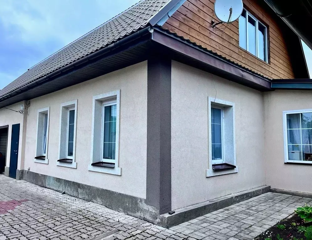 Дом в Ленинградская область, Гатчина ул. Бородина, 15 (180 м) - Фото 1