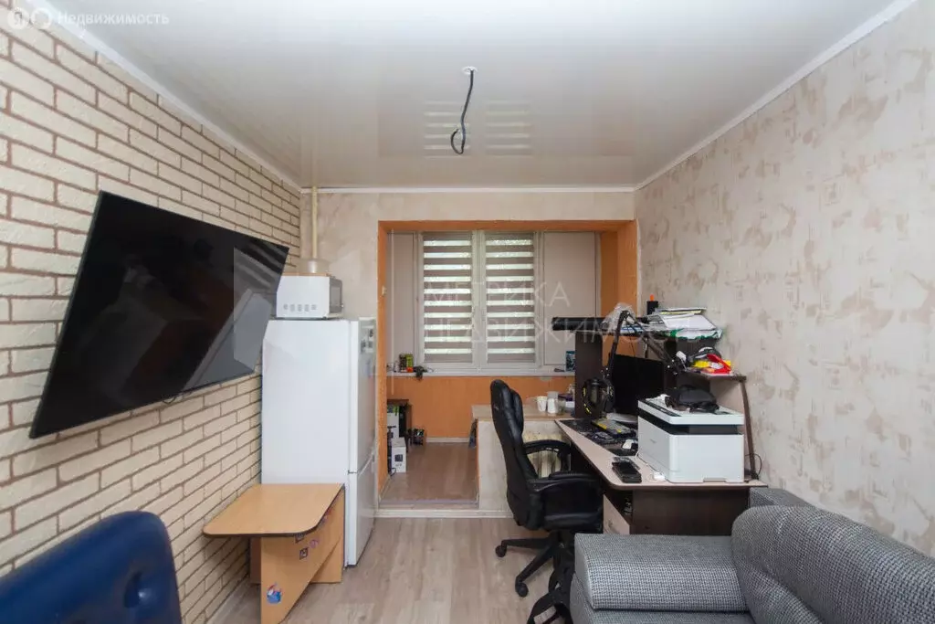 Квартира-студия: Тюмень, улица Газовиков, 18 (13 м) - Фото 1