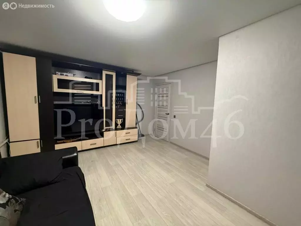 1-комнатная квартира: Курск, улица Дубровинского, 9 (30.7 м) - Фото 2