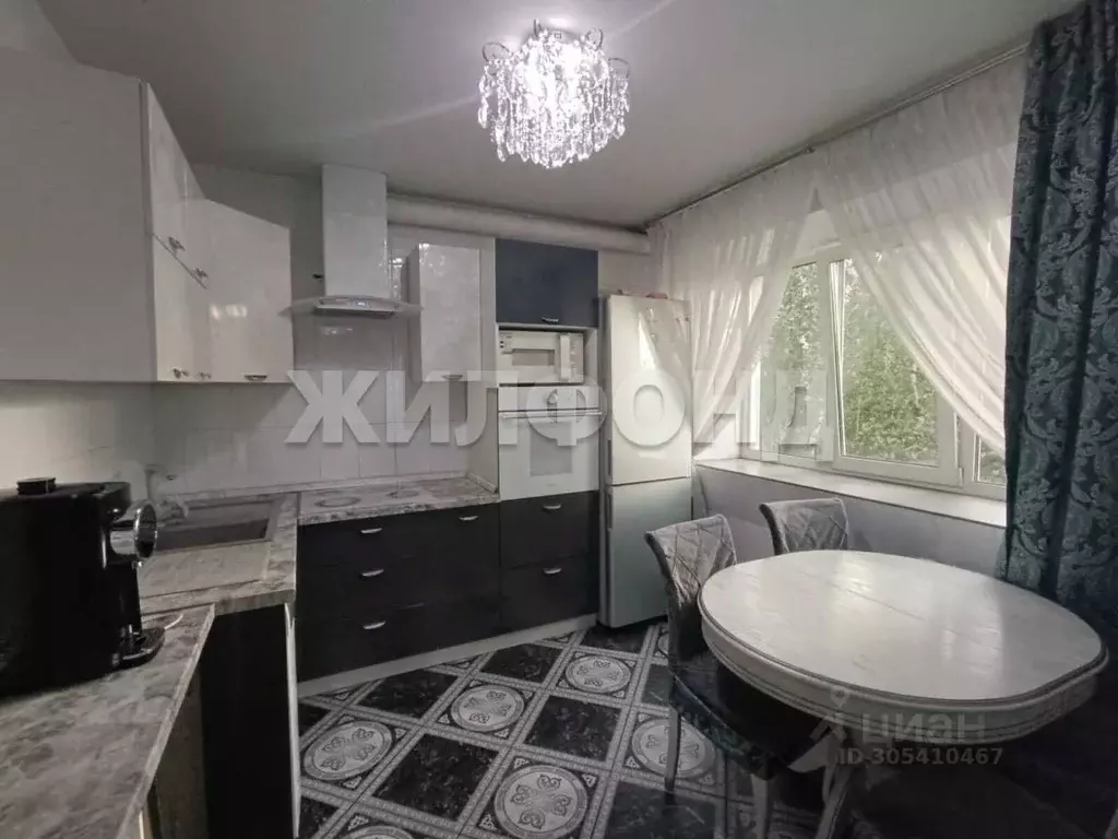 3-к кв. Хакасия, Абакан ул. Щорса, 30 (66.8 м) - Фото 1