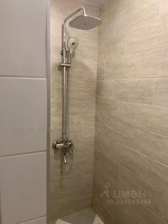 2-к кв. Ростовская область, Батайск Комсомольская ул., 127 (55.0 м) - Фото 1