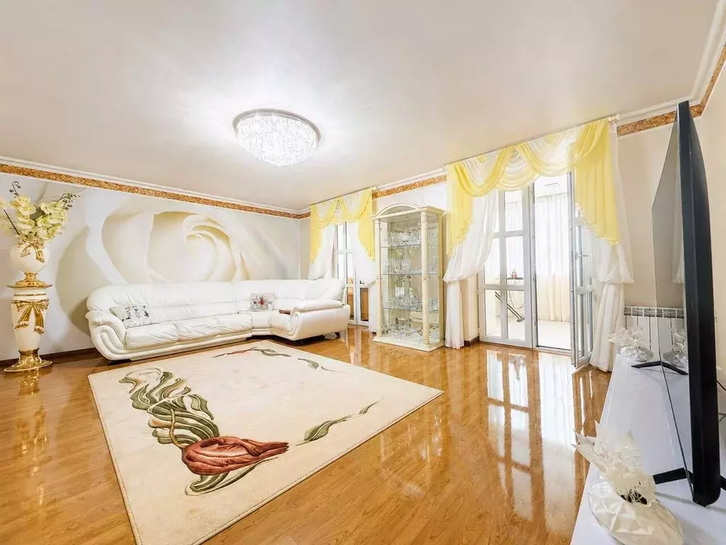 3-к кв. Крым, Евпатория просп. Победы, 63 (84.5 м) - Фото 1