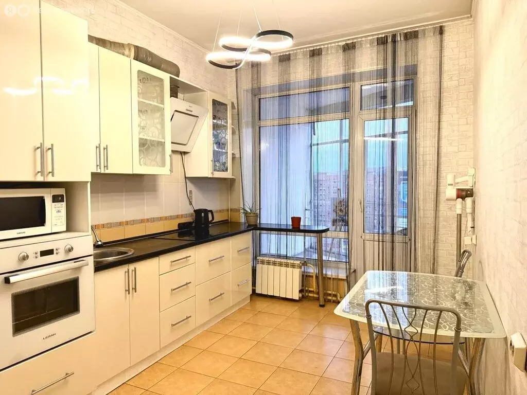 Квартира-студия: Абакан, улица Кирова, 112/1 (80 м) - Фото 1