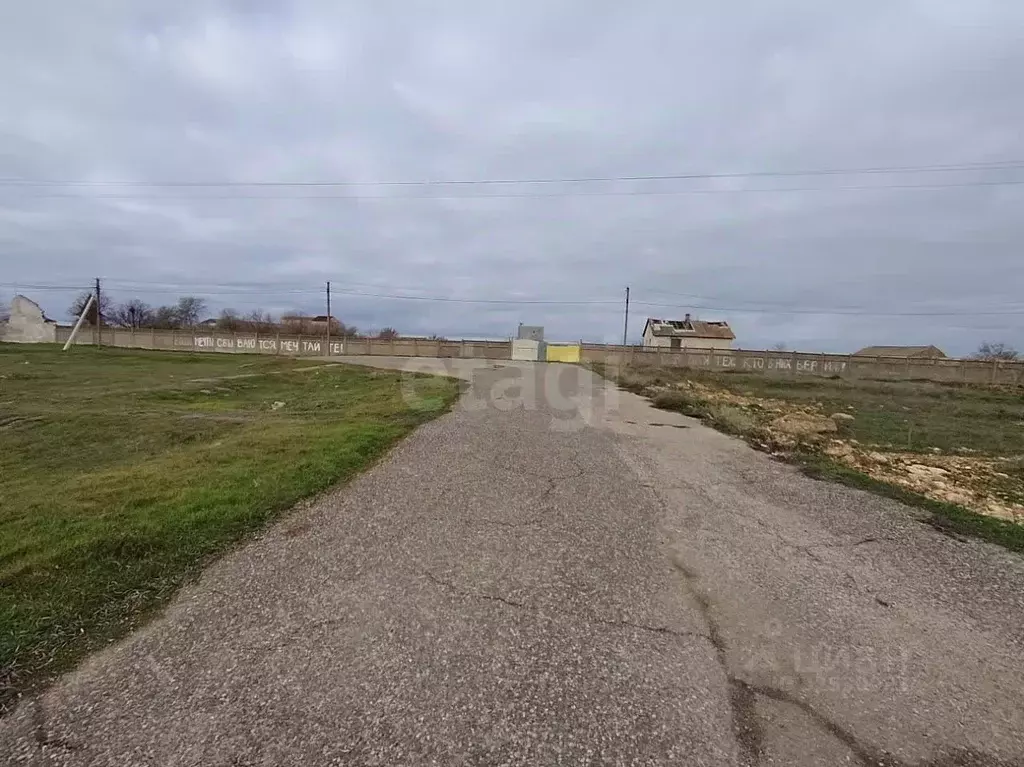 Участок в Крым, Сакский район, с. Штормовое ул. Производственная (30.0 ... - Фото 1