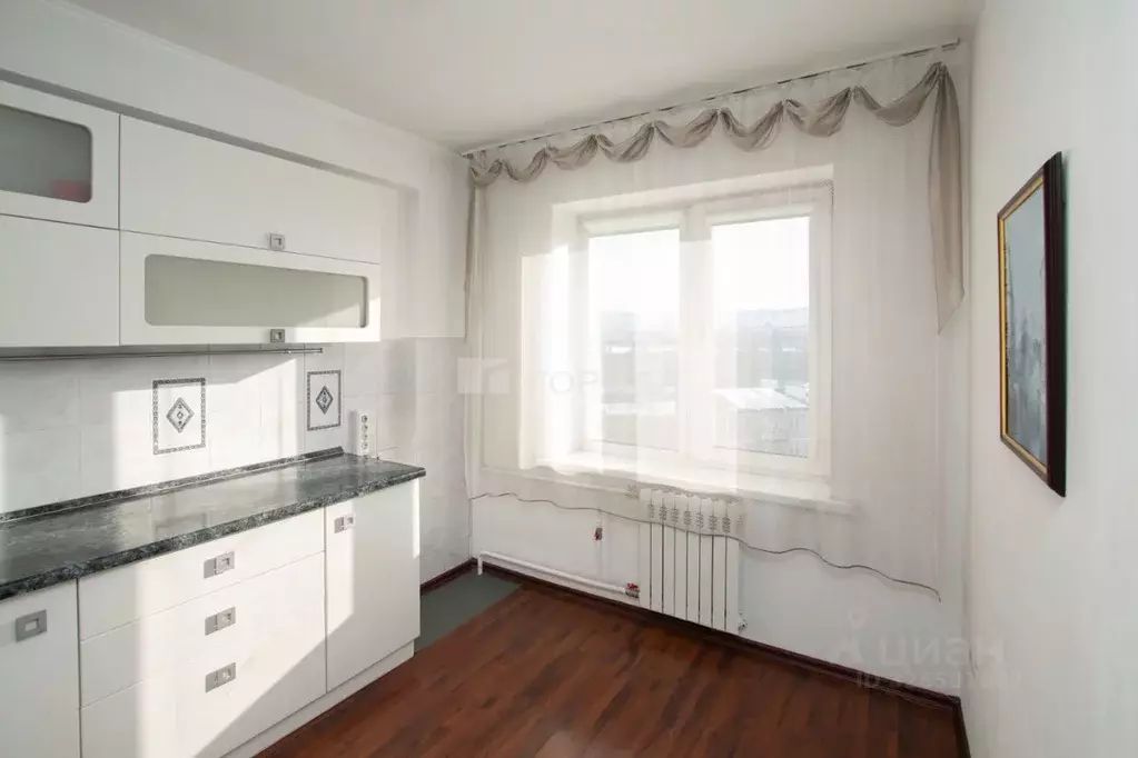 2-к кв. Кемеровская область, Новокузнецк ул. Кирова, 52 (55.0 м) - Фото 1