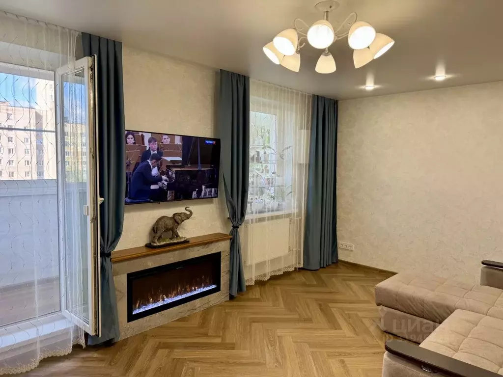 3-к кв. Санкт-Петербург просп. Луначарского, 9 (69.8 м) - Фото 0