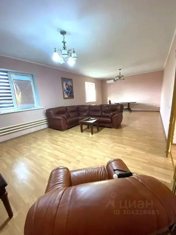 Коттедж в Волгоградская область, Волгоград ул. Зевина (323 м) - Фото 0
