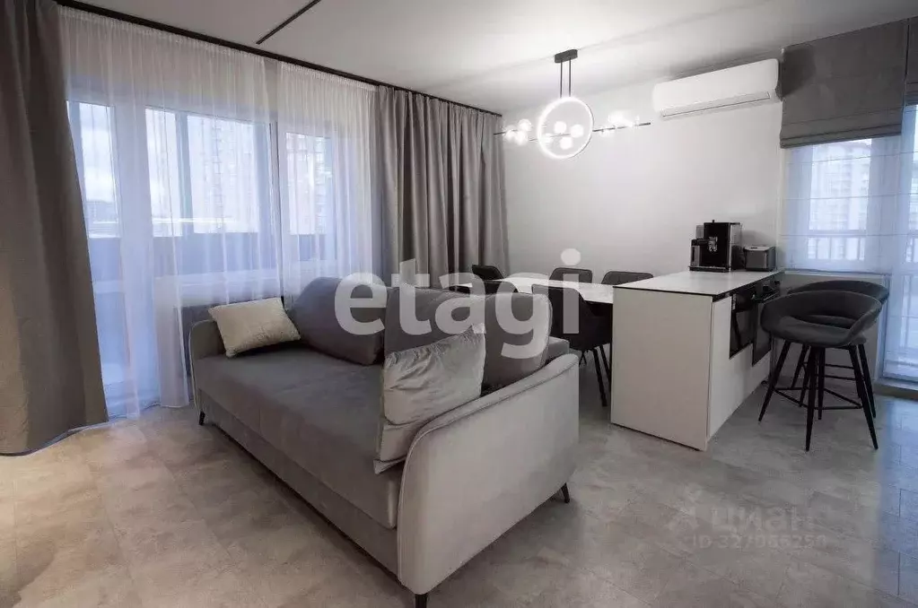 4-к кв. Красноярский край, Красноярск ул. Авиаторов, 3 (109.7 м) - Фото 1