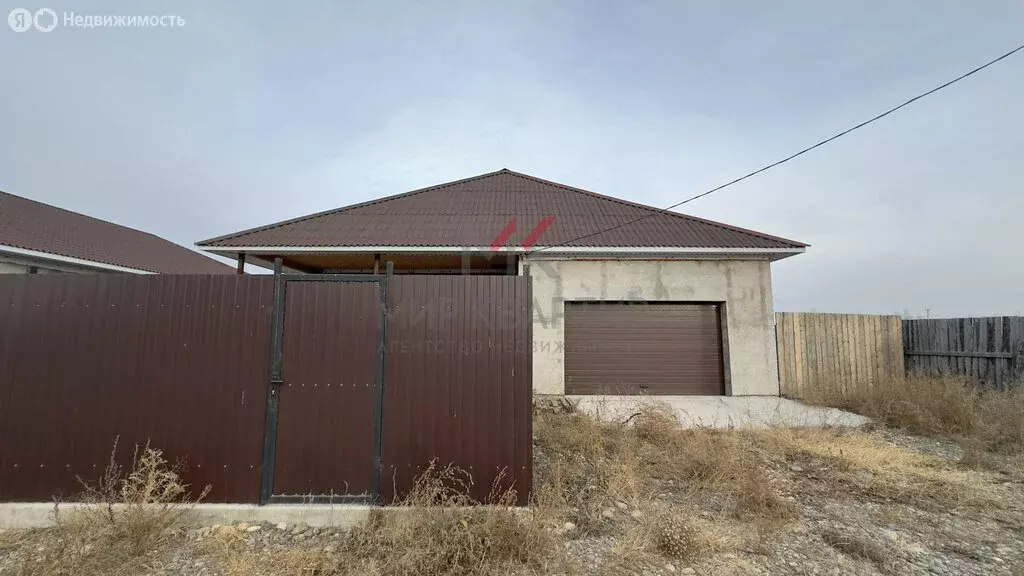 Дом в Усть-Абаканский район, село Калинино (182 м) - Фото 1