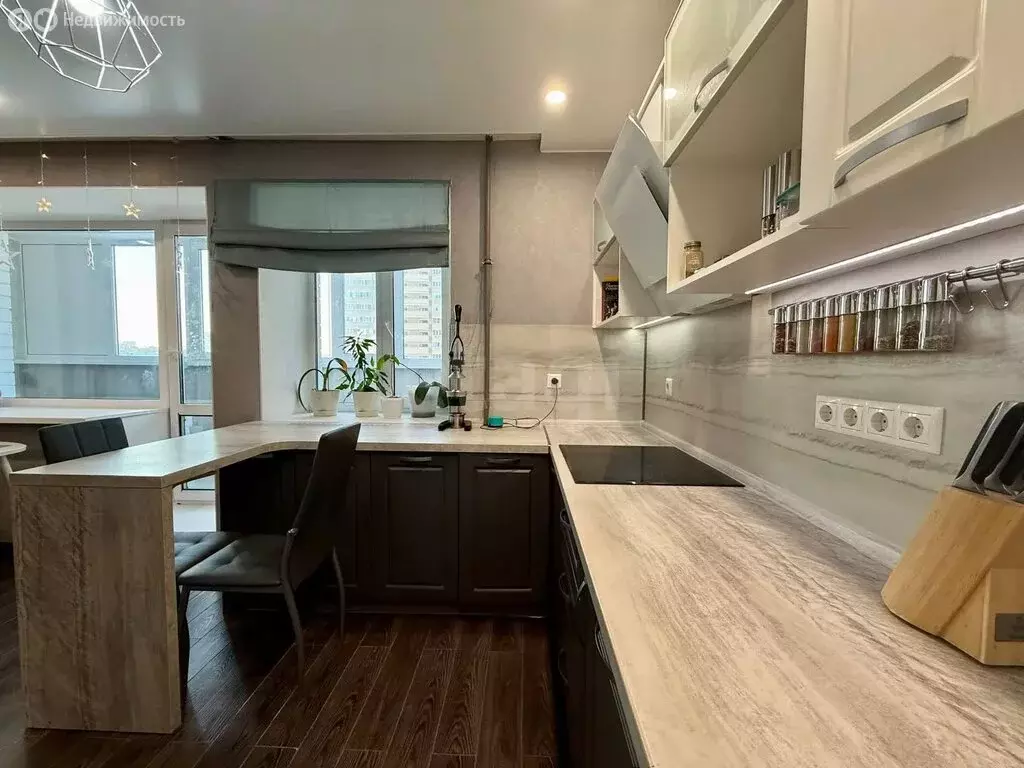 2-комнатная квартира: Тюмень, Газопромысловая улица, 2 (64.1 м) - Фото 2