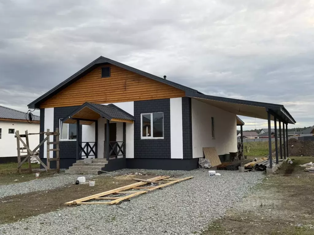 Дом в Свердловская область, Белоярский муниципальный округ, пос. ... - Фото 1