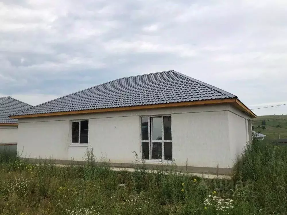 Дом в Иркутская область, Иркутский муниципальный округ, д. Столбова ... - Фото 0