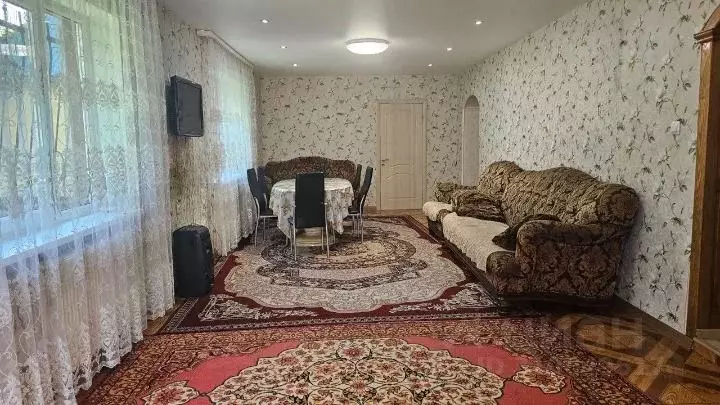 Дом в Калининградская область, Калининград Двинская ул., 18 (150 м) - Фото 0