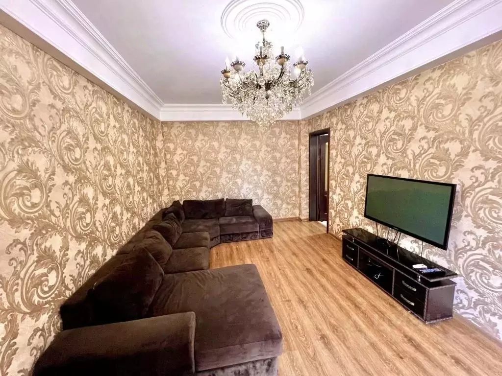 2-к кв. Дагестан, Каспийск ул. М. Халилова, 48Б (67.0 м) - Фото 0