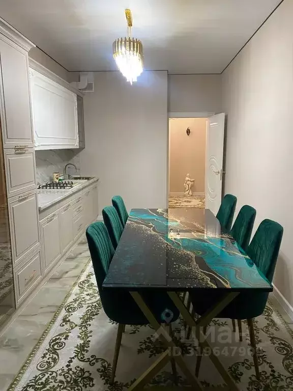 3-к кв. Карачаево-Черкесия, Черкесск Кавказская ул., 92/в 3 (83.0 м) - Фото 0