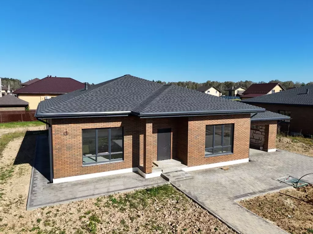 Дом в Калужская область, Жуковский район, с. Совхоз Победа ул. ... - Фото 2