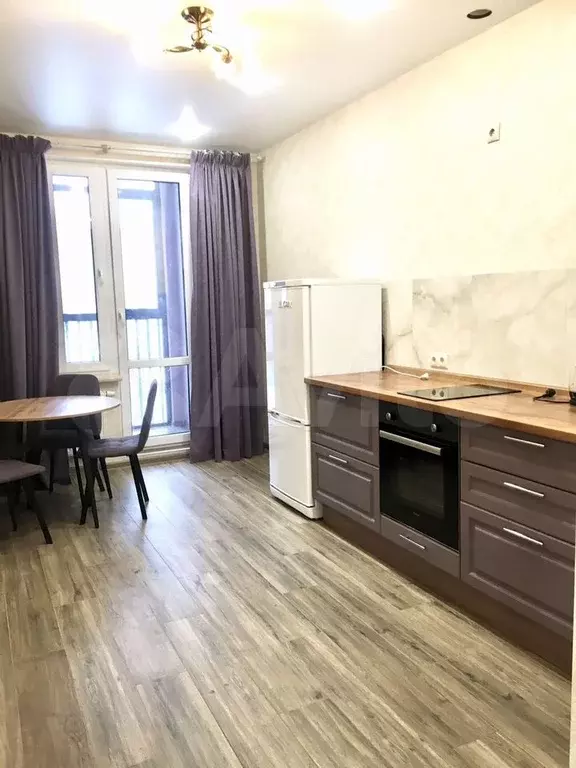 2-к. квартира, 62 м, 3/6 эт. - Фото 0