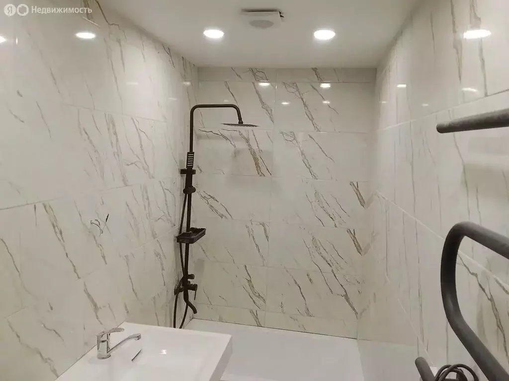 Квартира-студия: Барнаул, Весенняя улица, 6 (22.1 м) - Фото 1