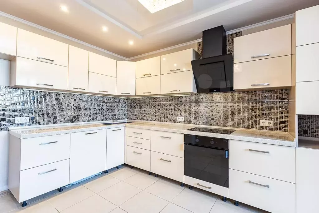 3-к. квартира, 80 м, 4/9 эт. - Фото 1