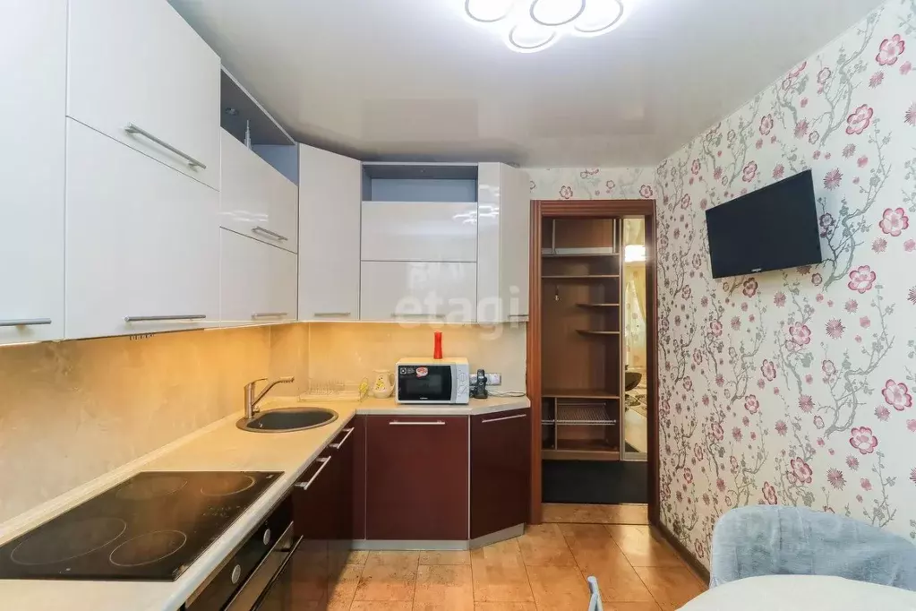 3-к кв. Тюменская область, Тюмень Депутатская ул., 129 (59.0 м) - Фото 2