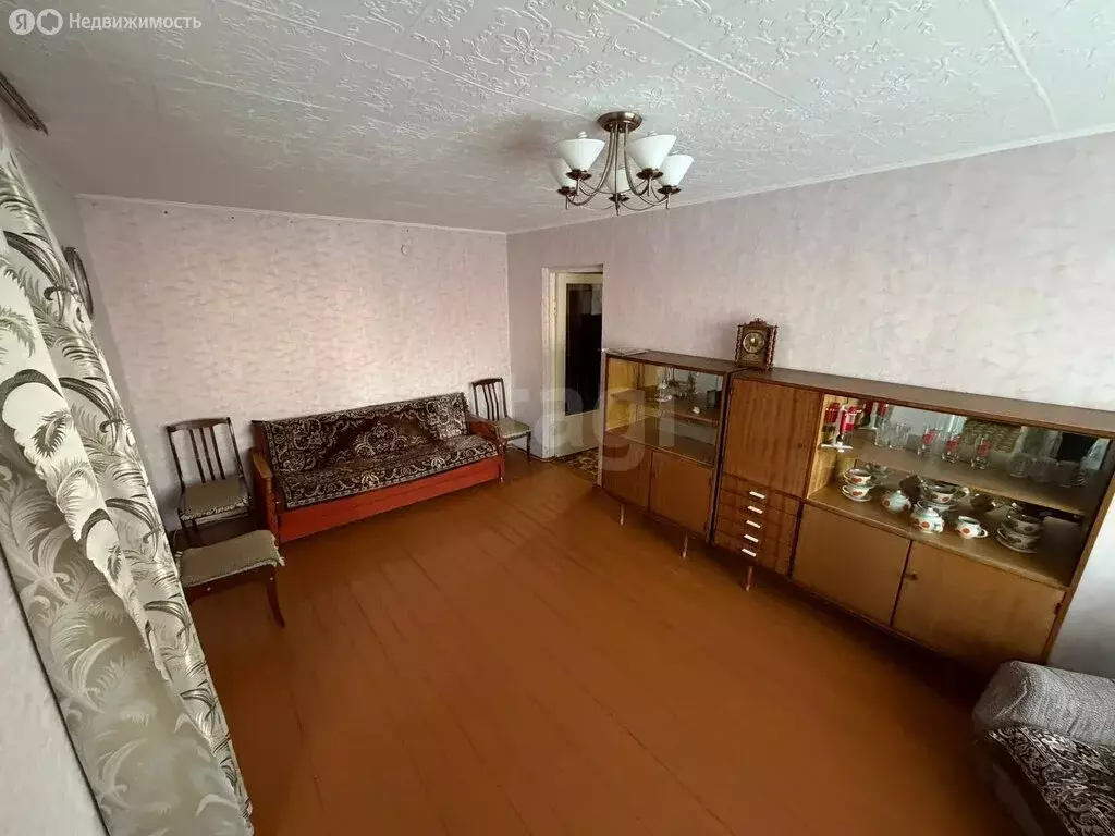 4-комнатная квартира: Прокопьевск, улица Крупской, 22 (60 м) - Фото 1