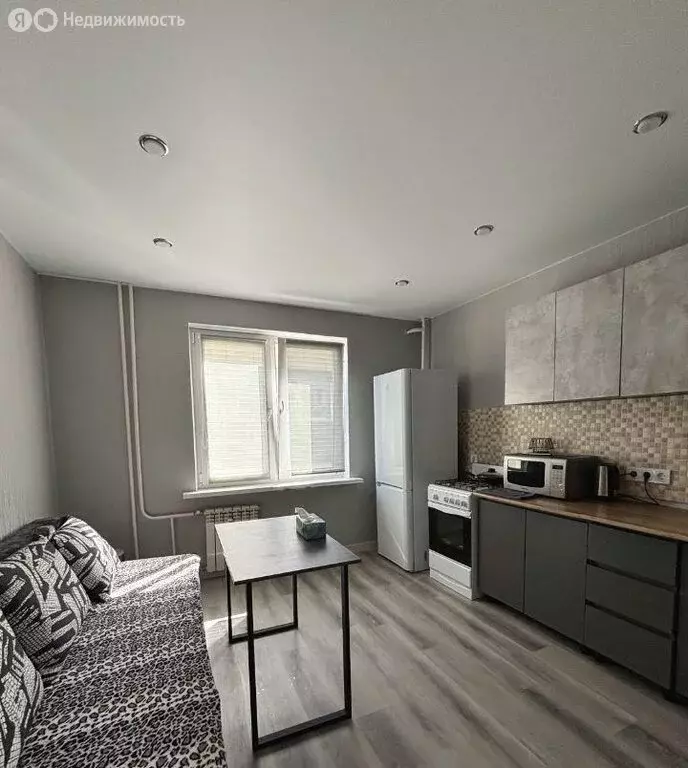 1-комнатная квартира: Саратов, улица имени С.Ф. Тархова, 47А (41 м) - Фото 0