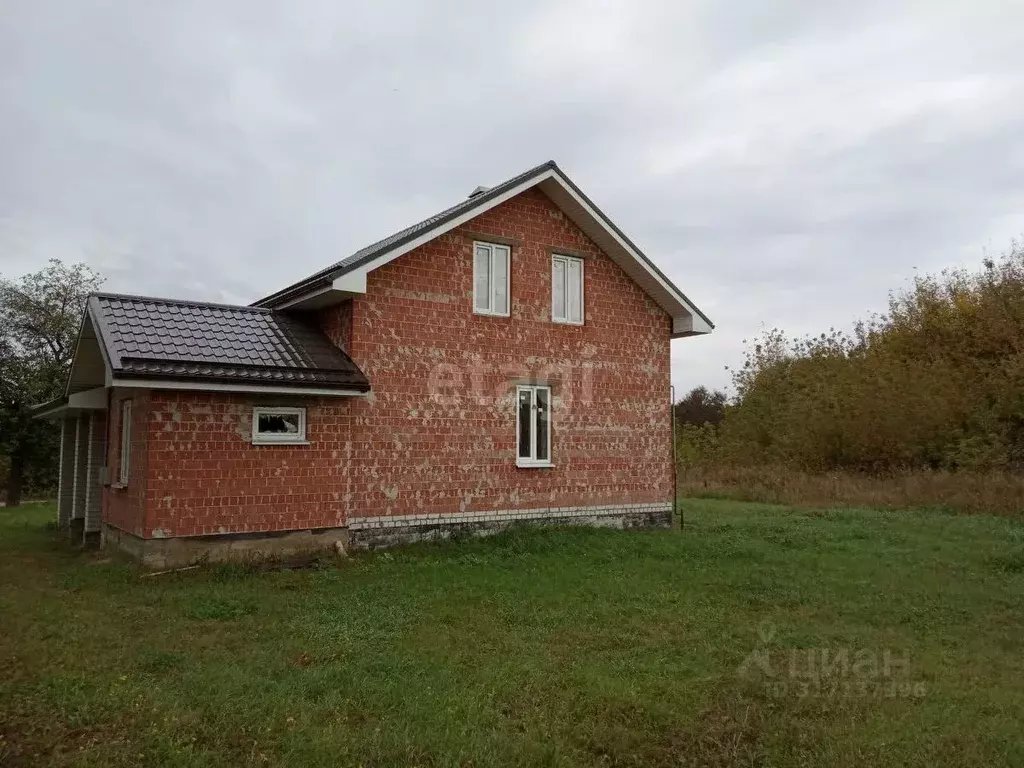 Дом в Липецкая область, Усманский район, Октябрьский сельсовет, с. ... - Фото 1