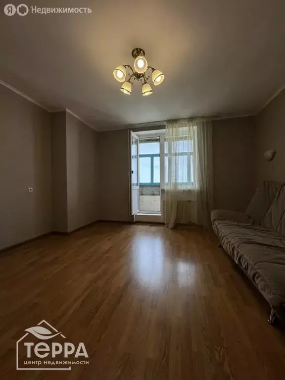 3-комнатная квартира: Евпатория, улица Чапаева, 71 (68 м) - Фото 1