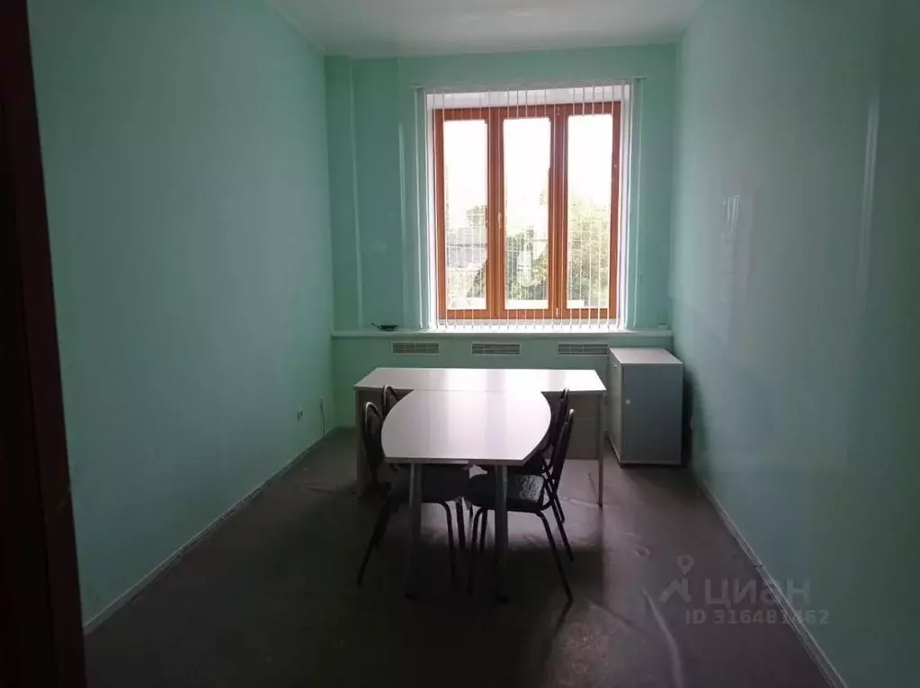 Офис в Самарская область, Кинель Первомайская пл., 6кв1 (50 м) - Фото 1