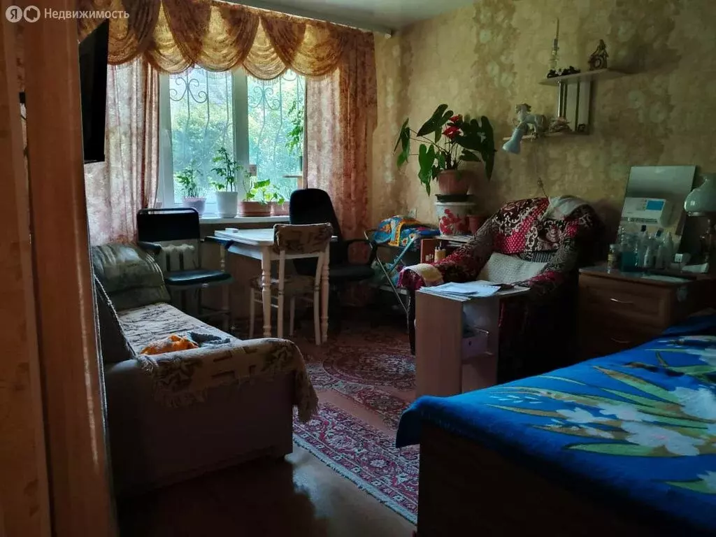 1-комнатная квартира: Артём, улица Кирова, 70 (31.8 м) - Фото 1