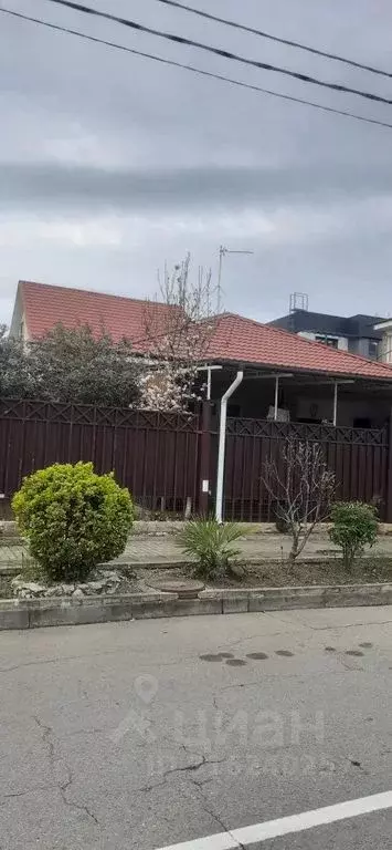 Дом в Краснодарский край, Сириус пгт ул. Щирова, 36 (100 м) - Фото 1
