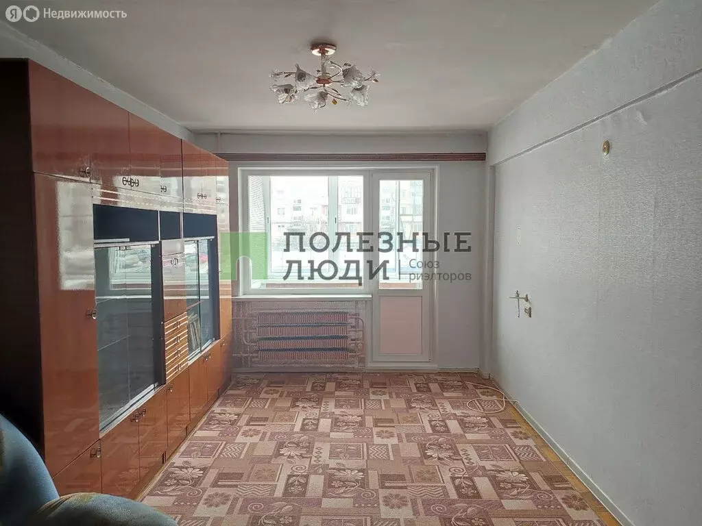 3-комнатная квартира: Ижевск, улица Коммунаров, 190 (59.1 м) - Фото 0