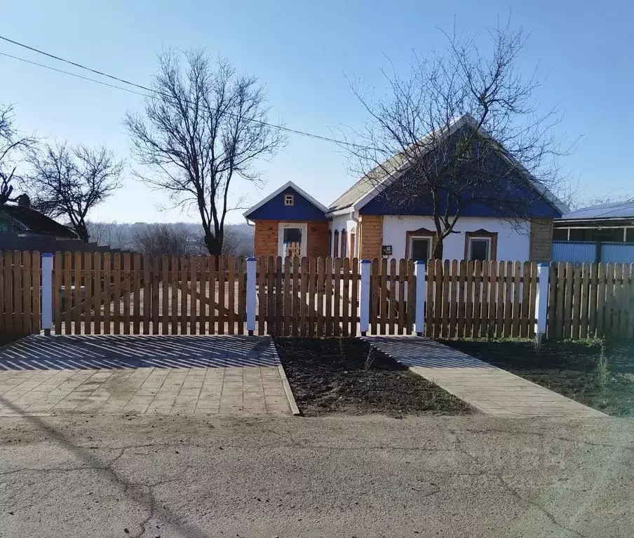 Дом в Ставропольский край, Кочубеевский муниципальный округ, с. ... - Фото 1