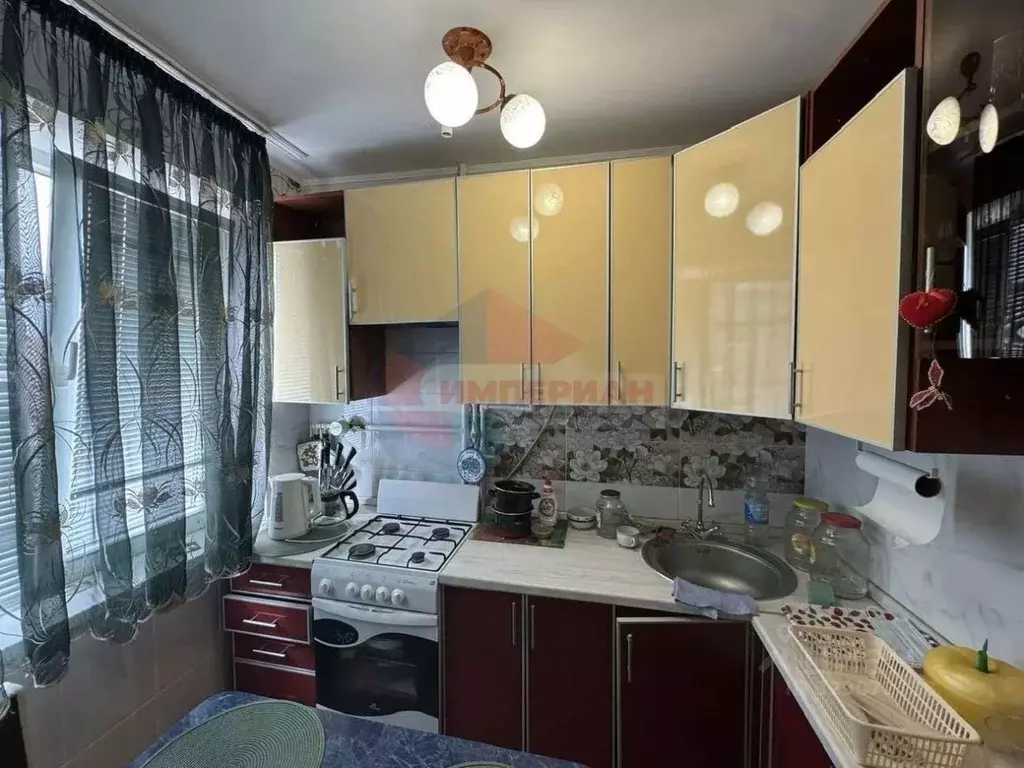 2-к кв. Белгородская область, Шебекино ул. 50 лет Октября, 7 (47.4 м) - Фото 1