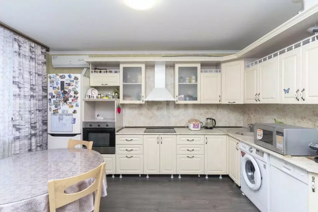 3-к кв. Тюменская область, Тюмень ул. Пермякова, 84к3 (96.7 м) - Фото 1