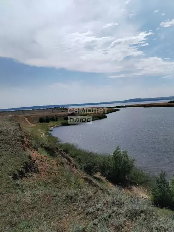 Дом в Саратовская область, Ровенский район, с. Тарлыковка Рабочая ул., ... - Фото 0