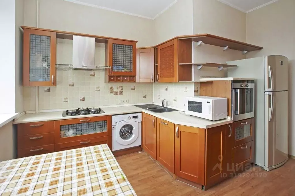 3-к кв. Омская область, Омск ул. Яковлева, 9 (85.0 м) - Фото 0