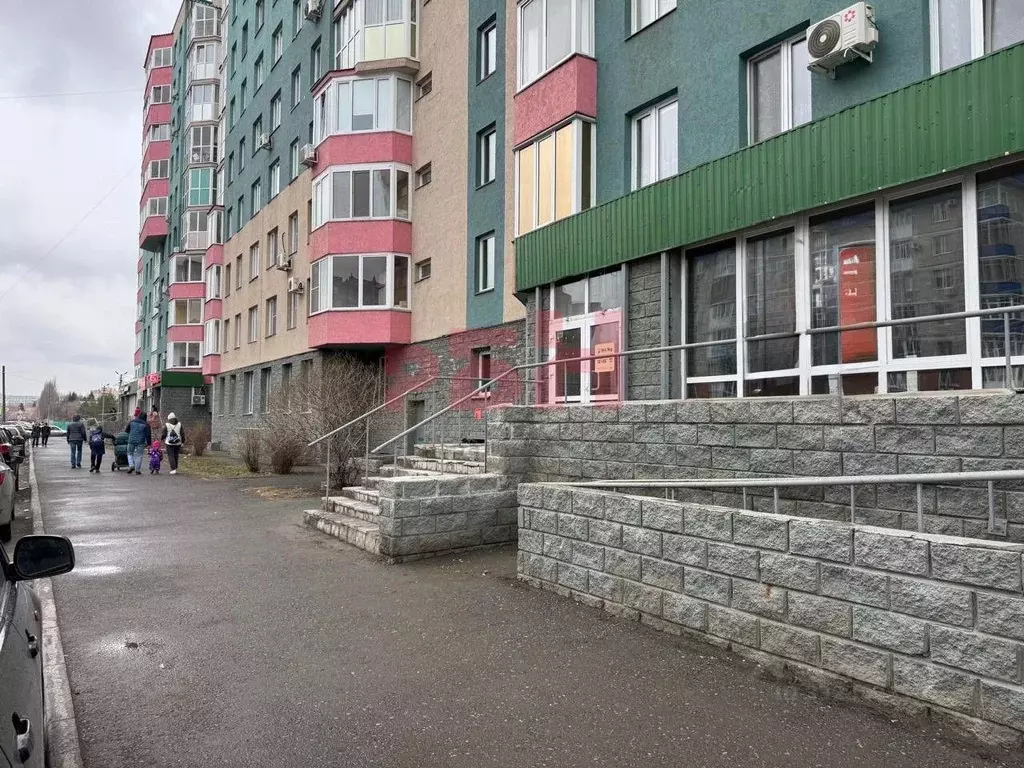 Помещение свободного назначения в Омская область, Омск бул. ... - Фото 1
