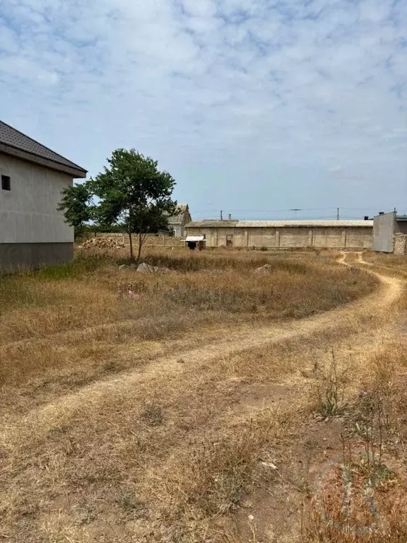 Участок в Крым, Сакский район, с. Уютное ул. Надежды, 8 (10.0 сот.) - Фото 0