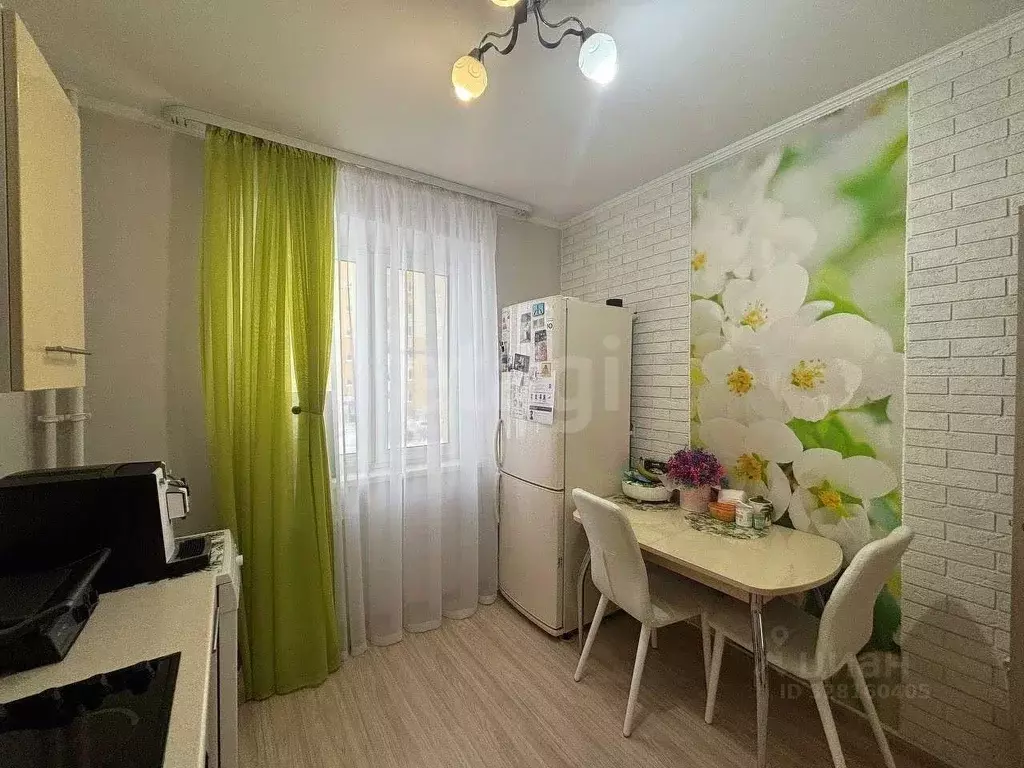 2-к кв. Челябинская область, Южноуральск ул. Яблочкова, 36А (57.4 м) - Фото 1