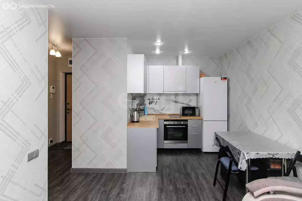 1-комнатная квартира: Тюмень, улица 50 лет Октября, 57В (42 м) - Фото 2