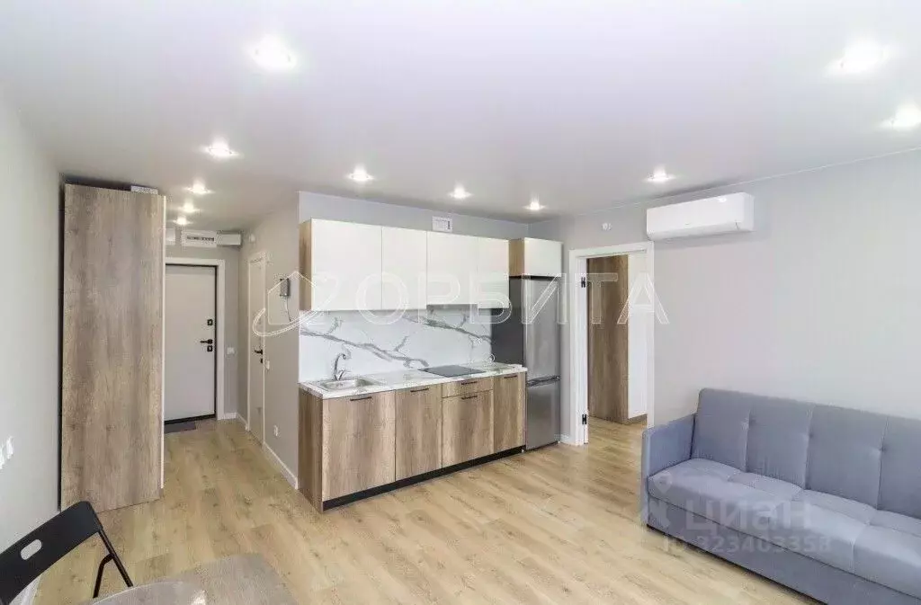 2-к кв. Тюменская область, Тюмень Интернациональная ул., 199к9 (38.3 ... - Фото 1